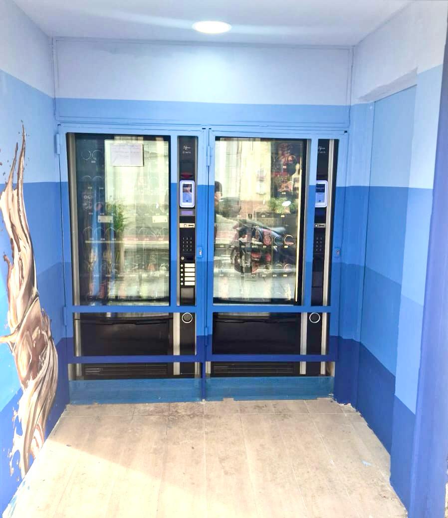 Interior de tienda vending NextVending24 en Valencia